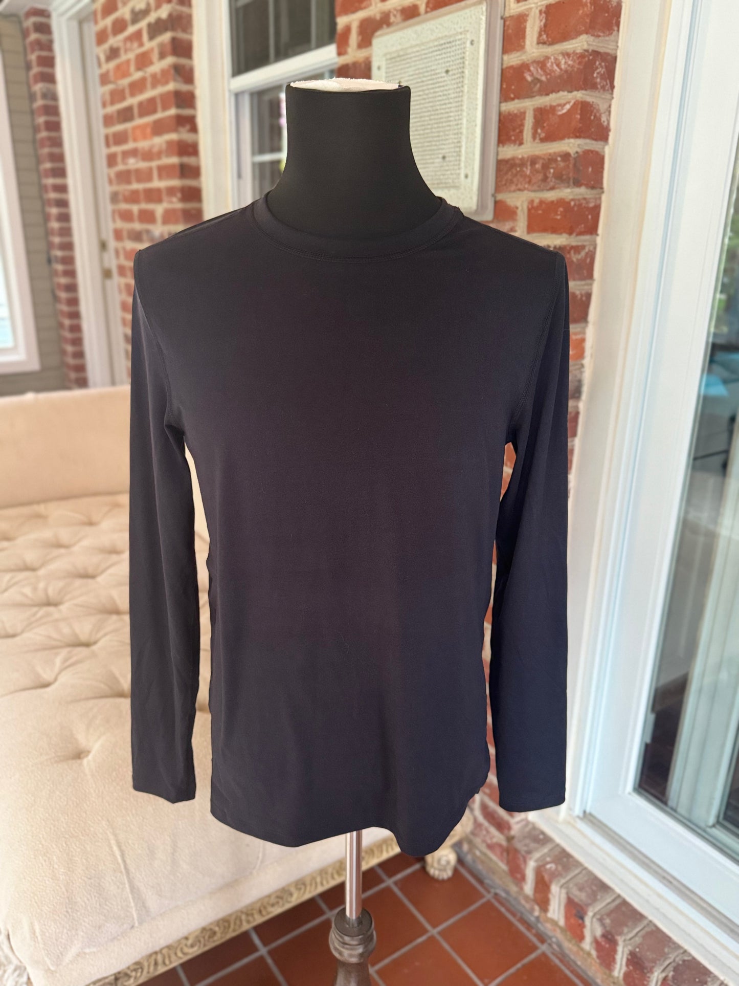 All In Motion Black Performance Top - Sweat-Wicking, Stretchy & Stylish for Ultimate Comfort