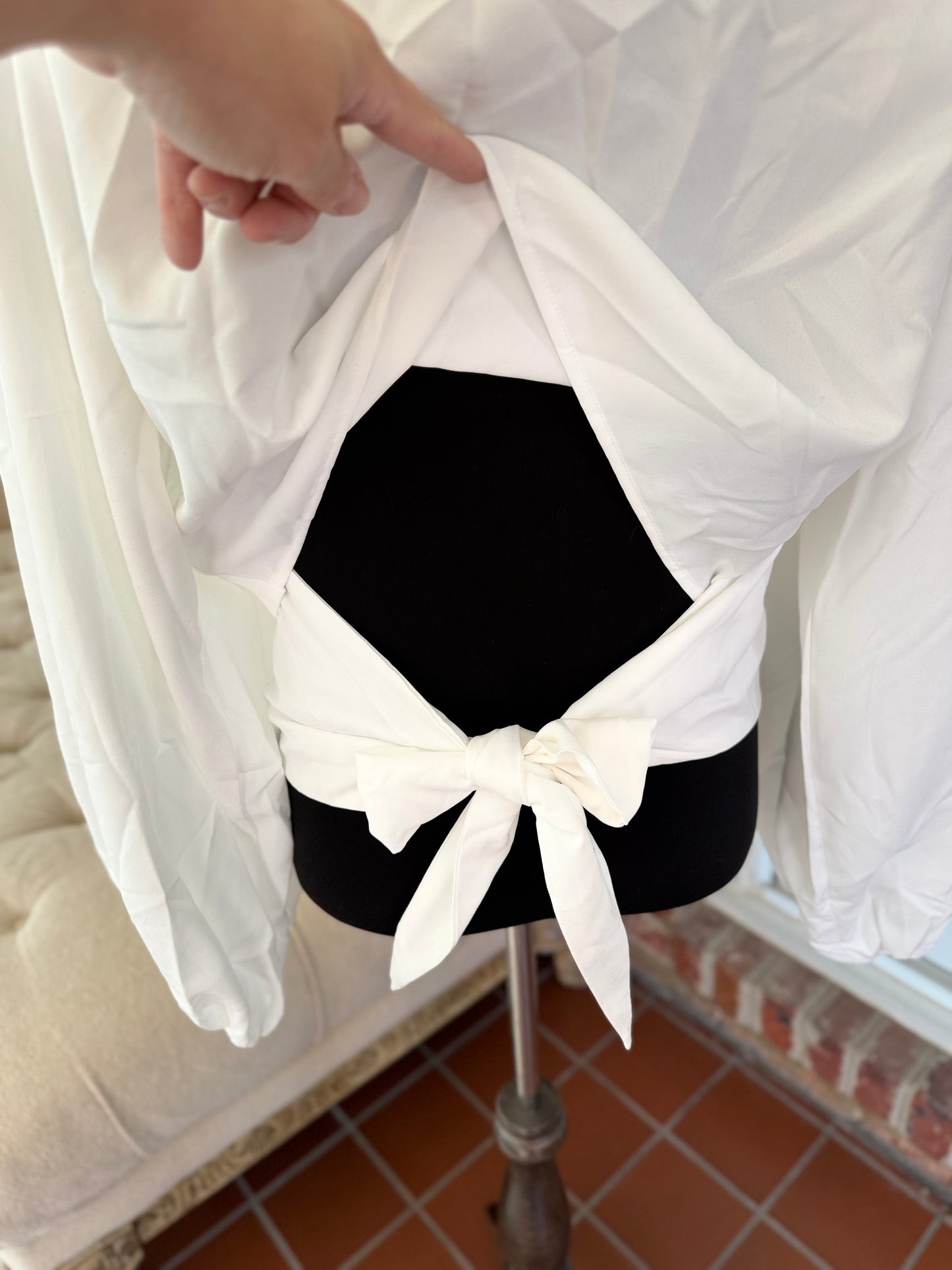 Amazon Fresh Start Chic White Blouse - Elegant XL Design, New With Tags